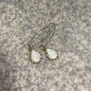 Kendra Scott Dee earrings, white